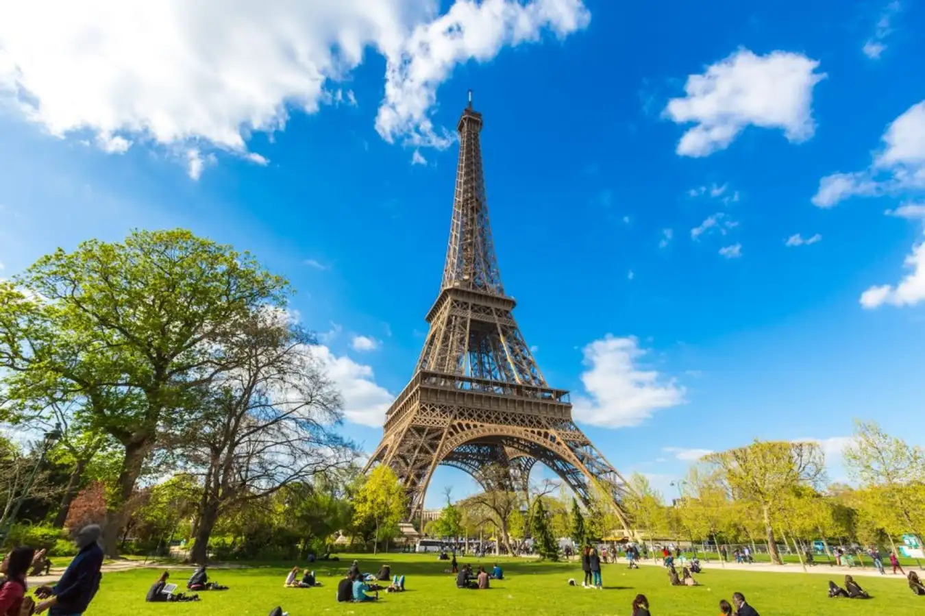 Tháp Eiffelw